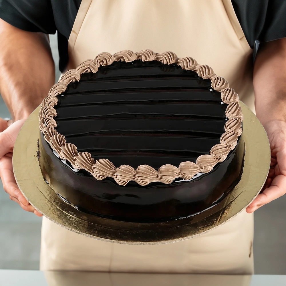 A 2 kg of chocolate truffle cake