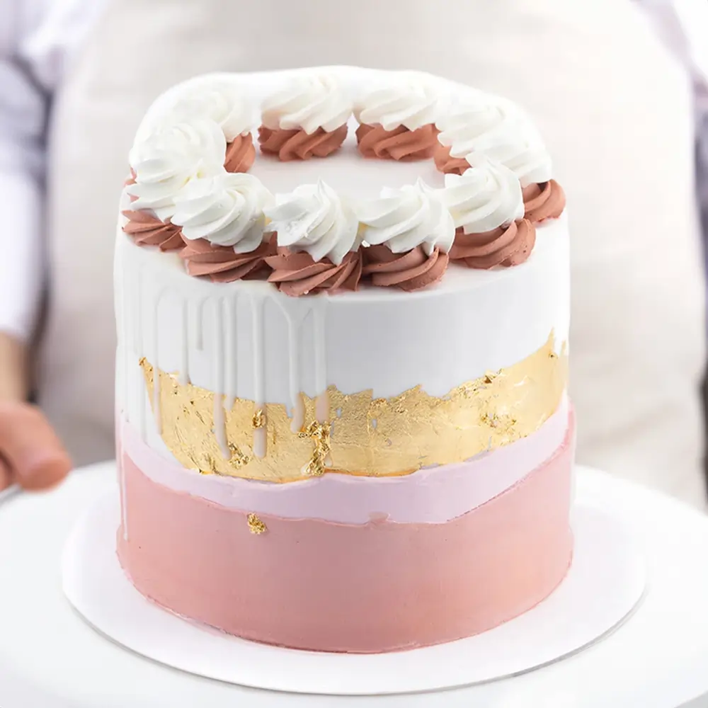 2Kg Faultline Kintsugi Cake made with chocolate sponge