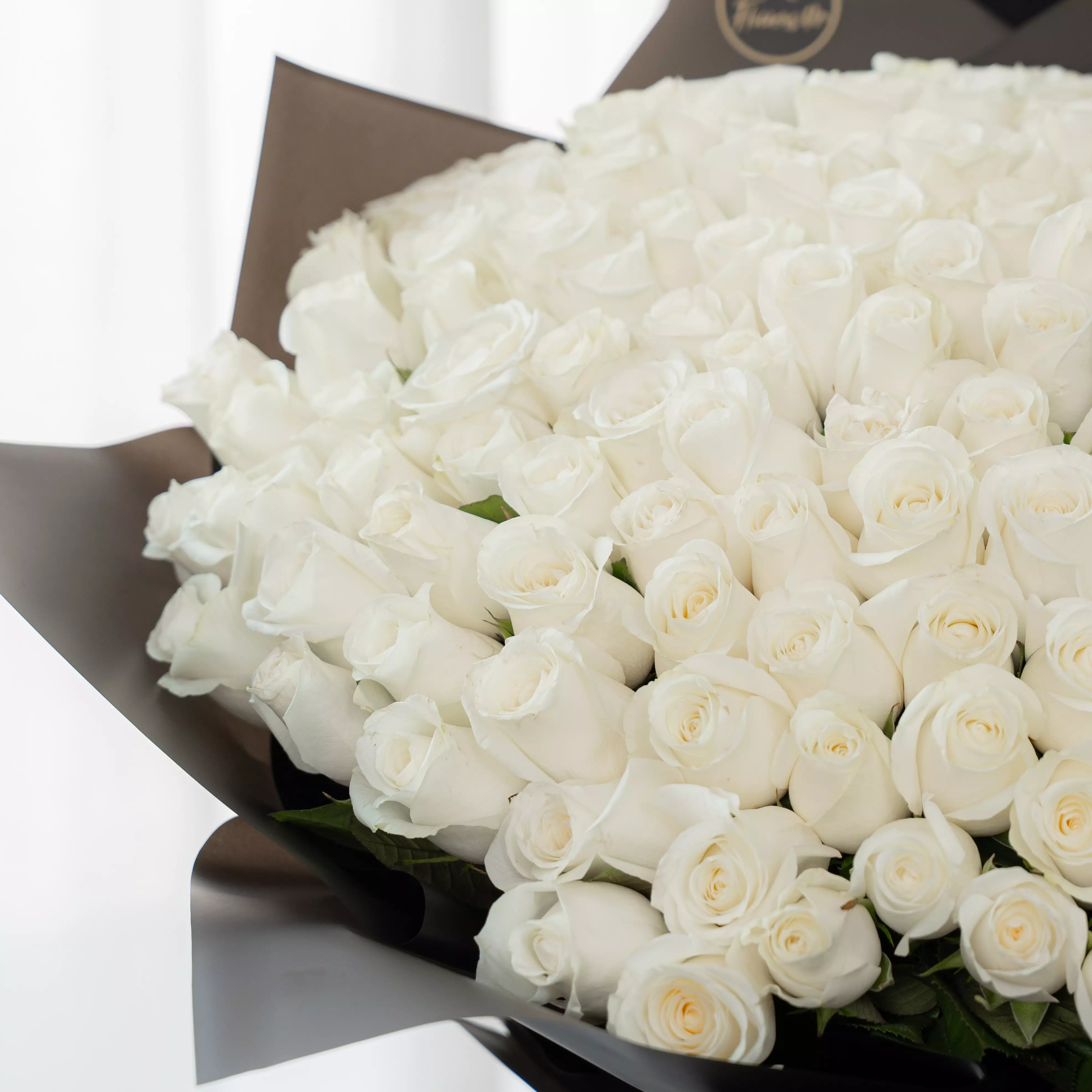 Bouquet of 100 white roses