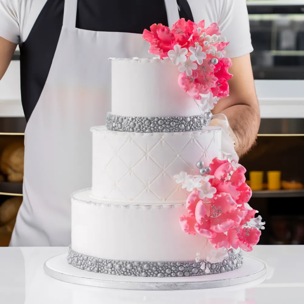 10kg Silver and White Wedding Cake with chocolate sponge