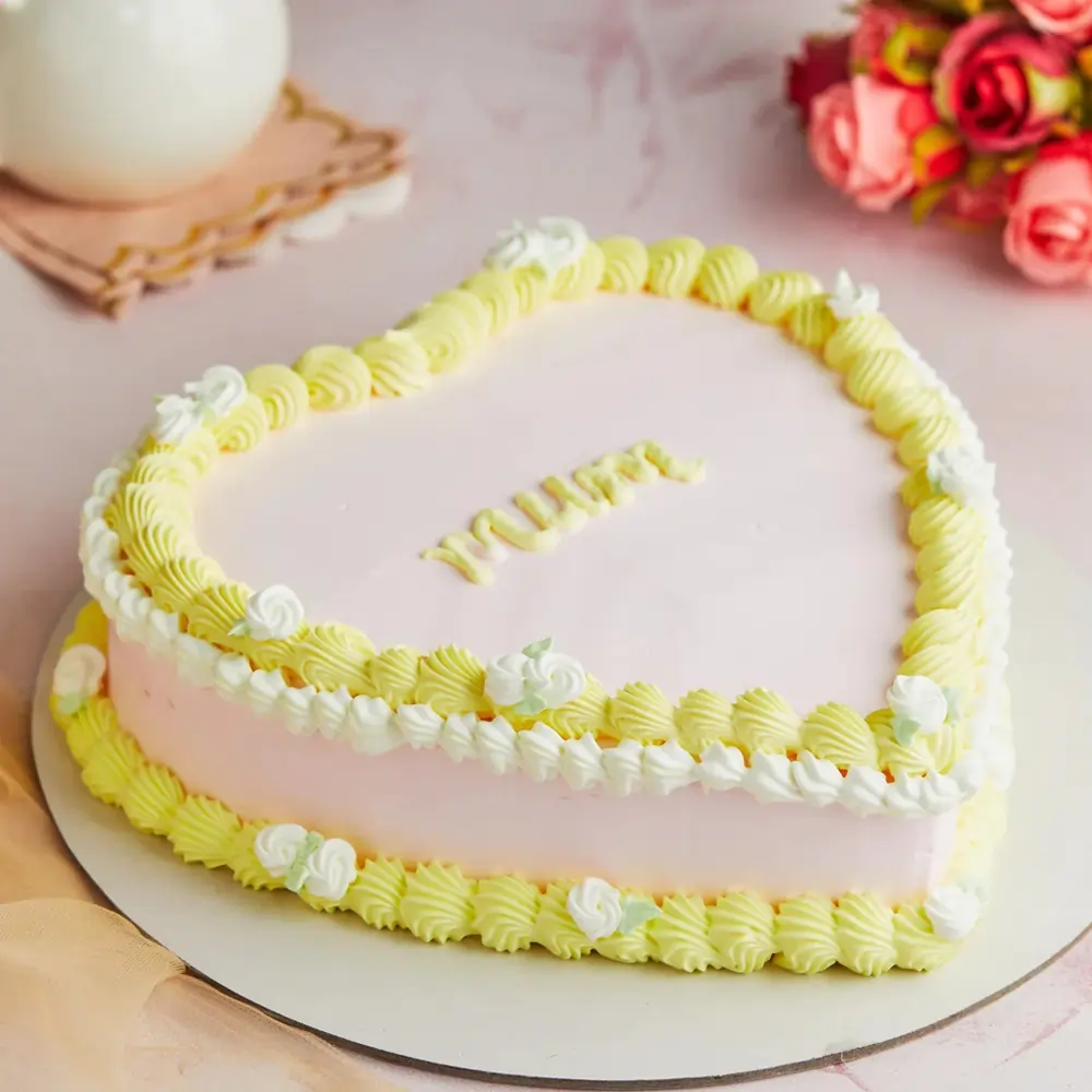1.5 KG yellow heart-shaped cake
